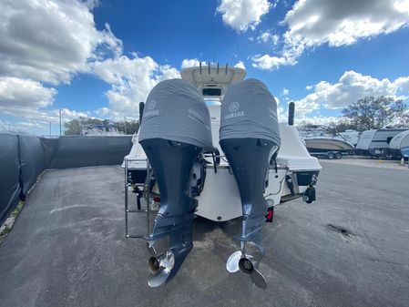 Robalo R260-CENTER-CONSOLE image