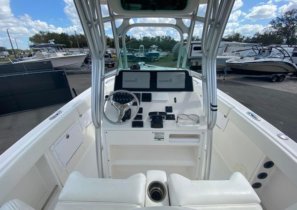 Robalo R260-CENTER-CONSOLE image