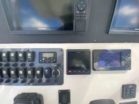 Robalo R260-CENTER-CONSOLE image