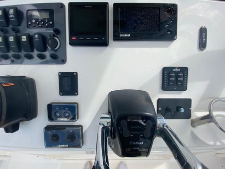 Robalo R260-CENTER-CONSOLE image