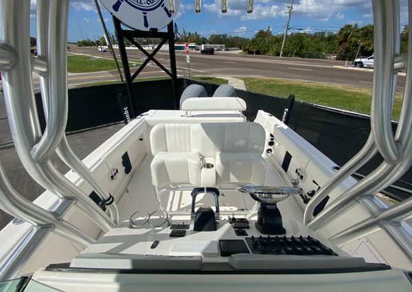 Robalo R260-CENTER-CONSOLE image