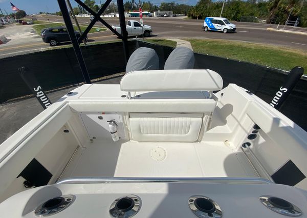 Robalo R260-CENTER-CONSOLE image