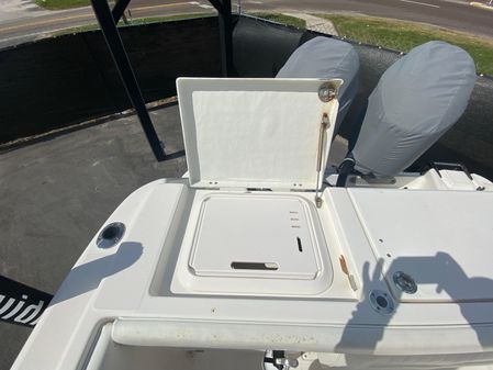 Robalo R260-CENTER-CONSOLE image