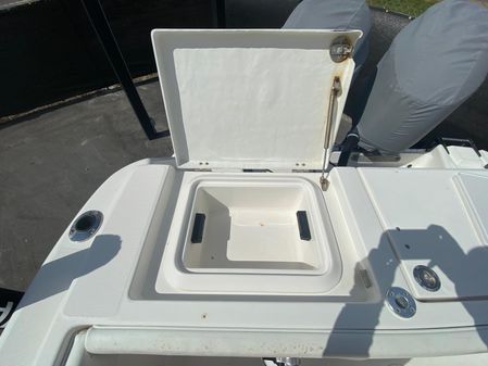 Robalo R260-CENTER-CONSOLE image