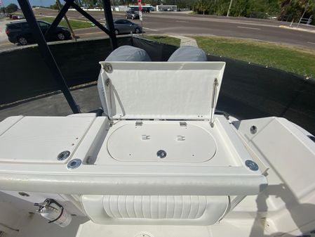 Robalo R260-CENTER-CONSOLE image