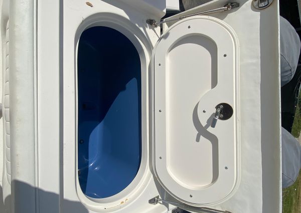 Robalo R260-CENTER-CONSOLE image