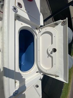 Robalo R260-CENTER-CONSOLE image