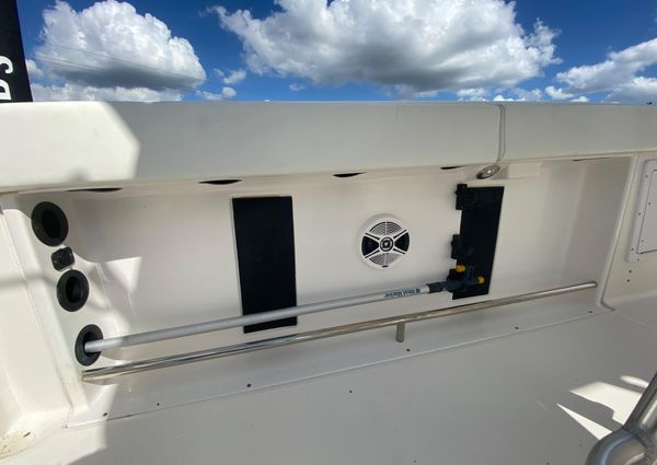 Robalo R260-CENTER-CONSOLE image