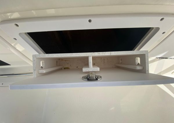 Robalo R260-CENTER-CONSOLE image