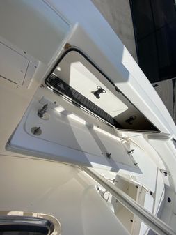 Robalo R260-CENTER-CONSOLE image