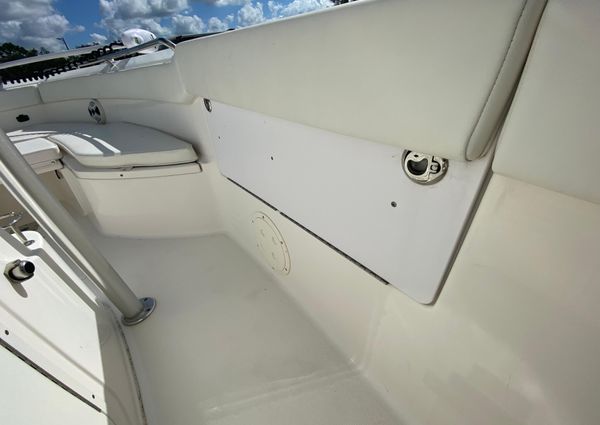 Robalo R260-CENTER-CONSOLE image