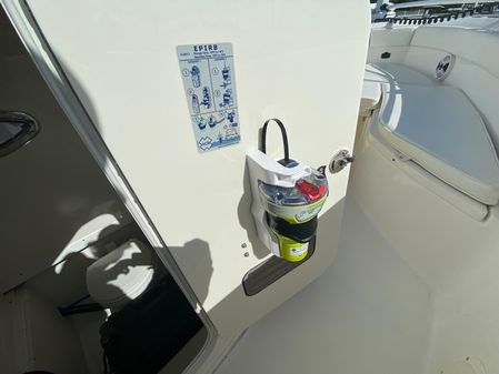 Robalo R260-CENTER-CONSOLE image