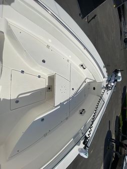 Robalo R260-CENTER-CONSOLE image