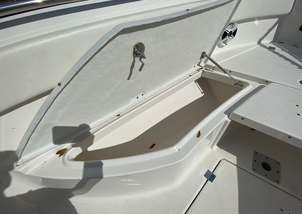 Robalo R260-CENTER-CONSOLE image