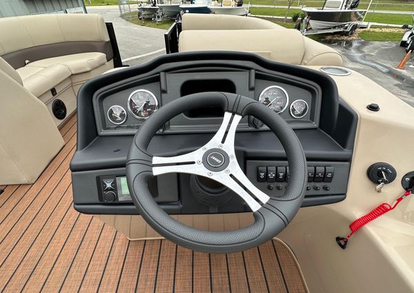Bentley-pontoons 200-NAVIGATOR image