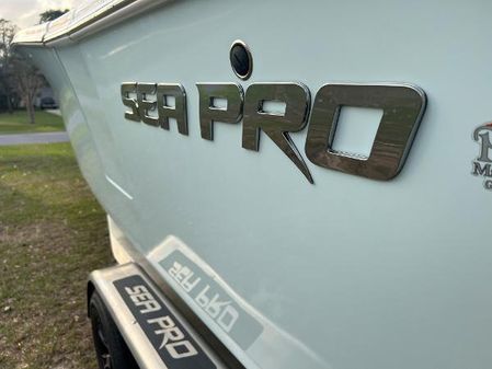 Sea-pro 259-CENTER-CONSOLE image