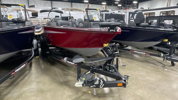 Tracker Targa V-18 WT