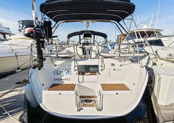 Hunter 38 image