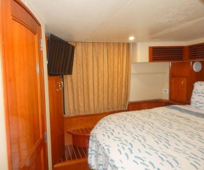 Carver 444 Cockpit Motor Yacht image