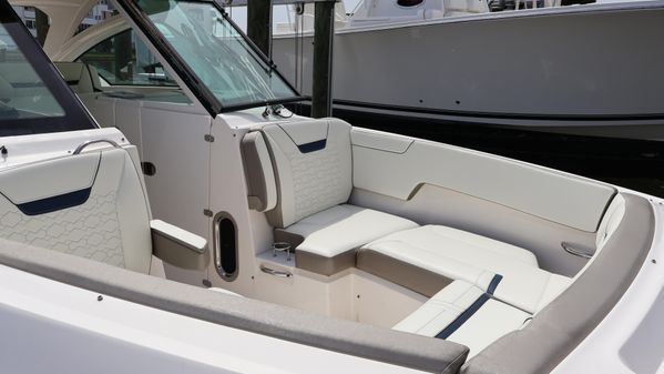 Tiara Yachts 34 LX image