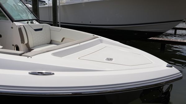 Tiara Yachts 34 LX image