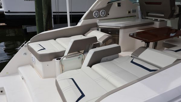 Tiara Yachts 34 LX image