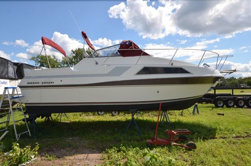 Carver 27 Montego image