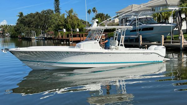Edgewater 320CC