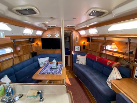 Catalina 380 image