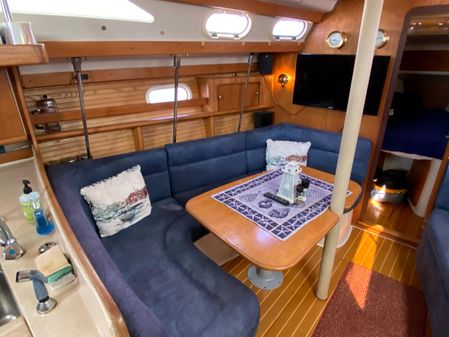 Catalina 380 image