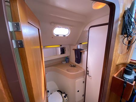 Catalina 380 image