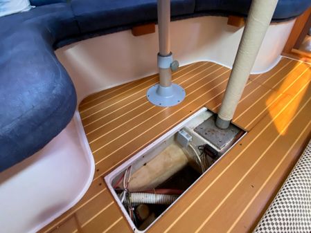 Catalina 380 image