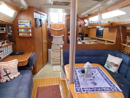 Catalina 380 image