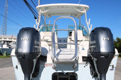 World Cat 230DC image