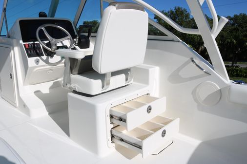 World Cat 230DC image