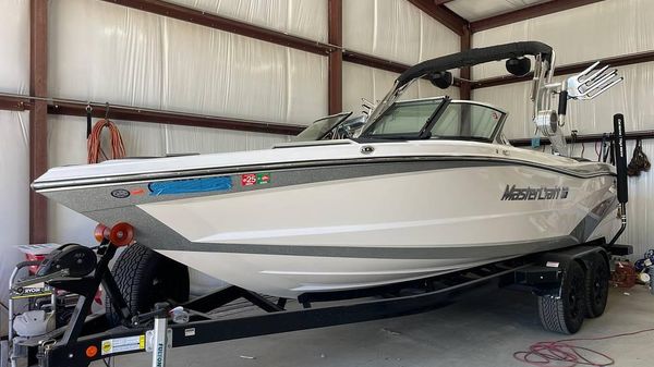 MasterCraft XT 23 