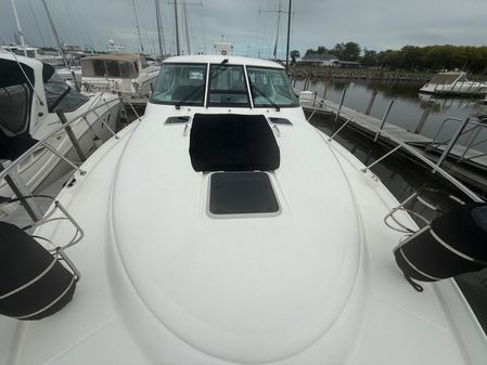 Tiara Yachts 4300 Sovran image