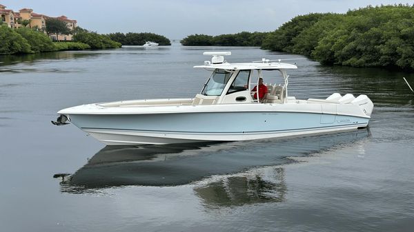 Boston Whaler 350 Outrage 