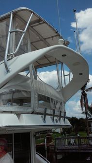 Sea Ray 400 Sedan Bridge image