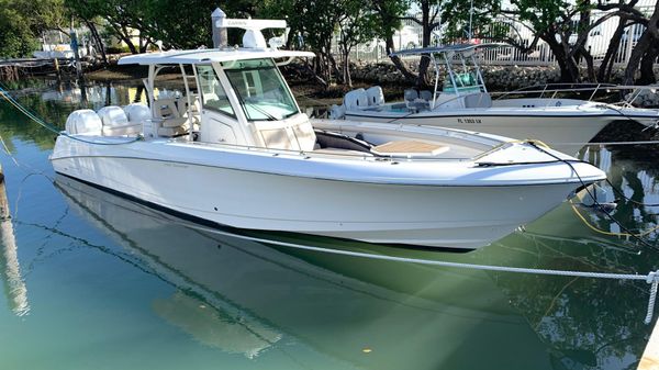 Boston Whaler 350 Outrage 