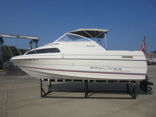 Bayliner 2252 Ciera Express - main image