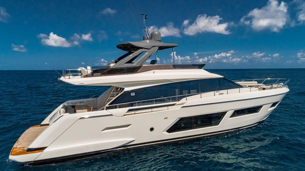 Ferretti Yachts 670