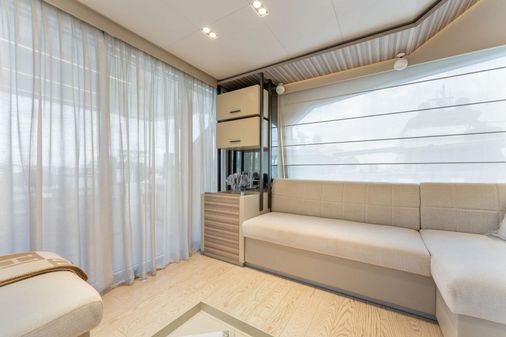 Ferretti Yachts 670 image