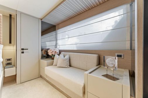 Ferretti Yachts 670 image