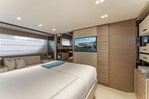 Ferretti Yachts 670 image