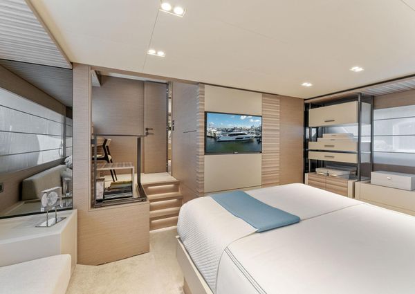 Ferretti Yachts 670 image