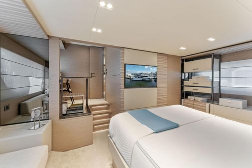 Ferretti Yachts 670 image