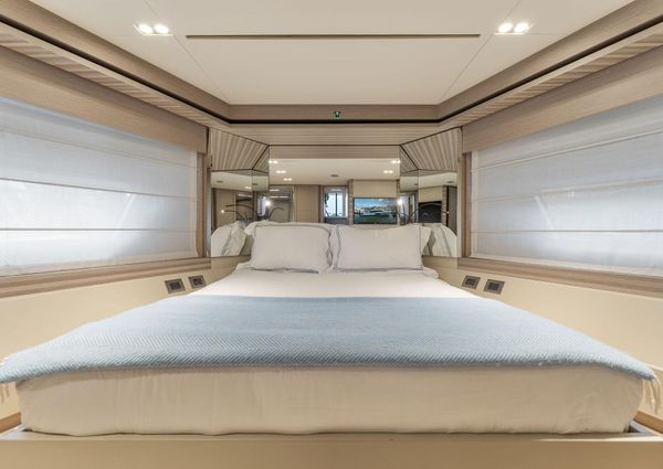 Ferretti Yachts 670 image