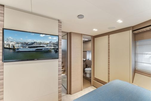 Ferretti Yachts 670 image