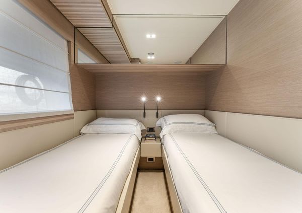 Ferretti Yachts 670 image